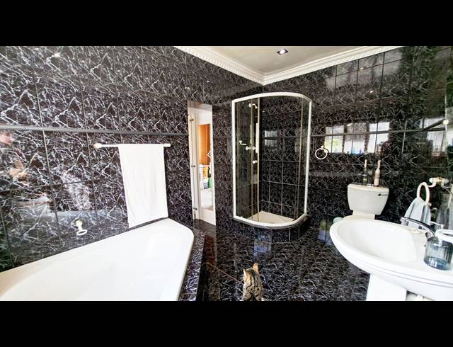 2 bed property to rent in OBSERVATORY